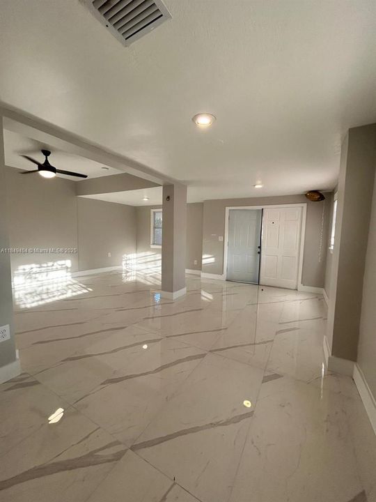 Vendido Recientemente: $640,000 (4 camas, 2 baños, 1860 Pies cuadrados)