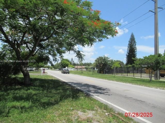 合同活跃: $360,000 (3 贝兹, 1 浴室, 1306 平方英尺)