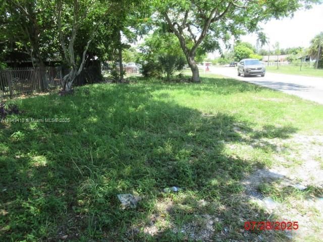 合同活跃: $360,000 (3 贝兹, 1 浴室, 1306 平方英尺)