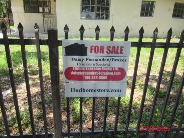 合同活跃: $360,000 (3 贝兹, 1 浴室, 1306 平方英尺)