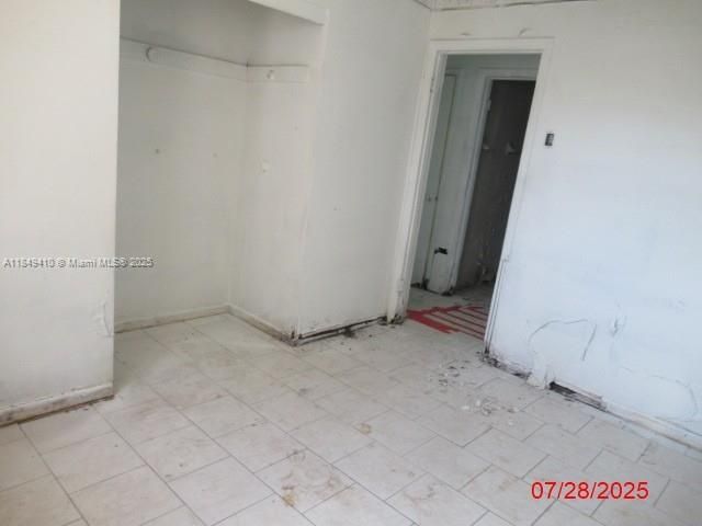 合同活跃: $360,000 (3 贝兹, 1 浴室, 1306 平方英尺)