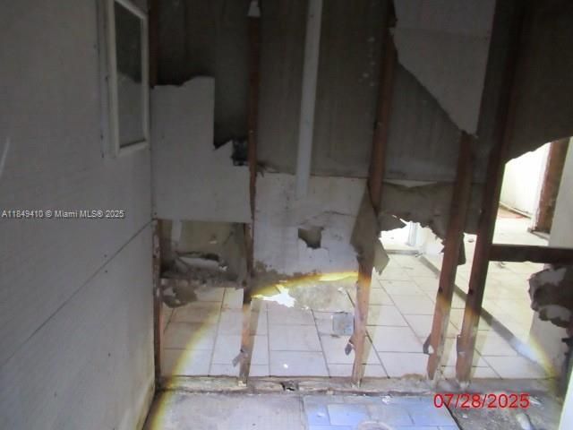 合同活跃: $360,000 (3 贝兹, 1 浴室, 1306 平方英尺)