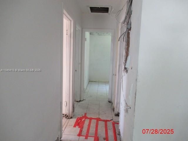 合同活跃: $360,000 (3 贝兹, 1 浴室, 1306 平方英尺)