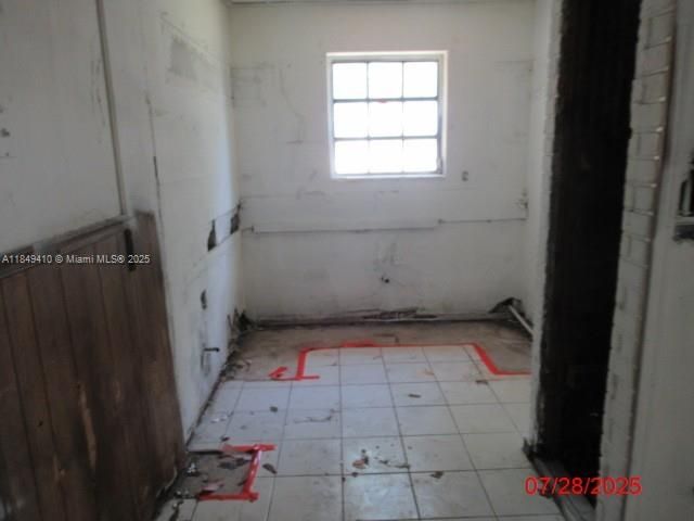 合同活跃: $360,000 (3 贝兹, 1 浴室, 1306 平方英尺)