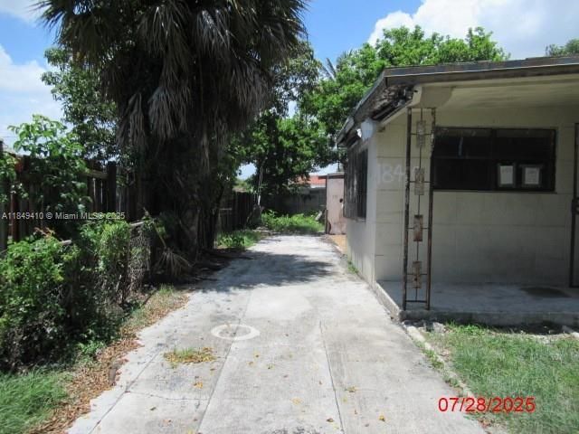 合同活跃: $360,000 (3 贝兹, 1 浴室, 1306 平方英尺)