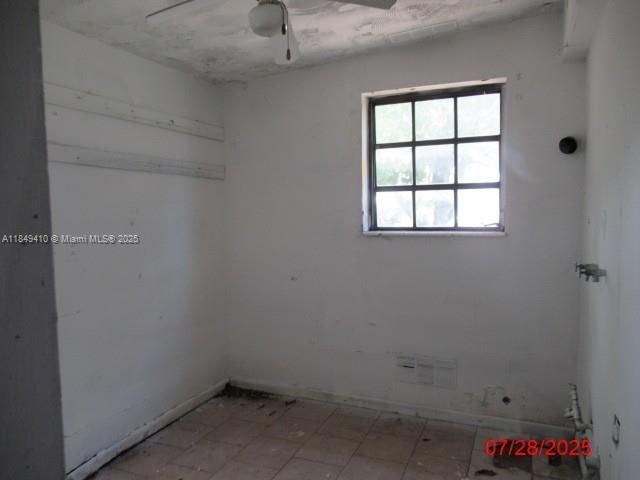 合同活跃: $360,000 (3 贝兹, 1 浴室, 1306 平方英尺)