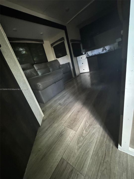 В аренду: $1,075 (1 спален, 1 ванн, 250 Квадратных фут)