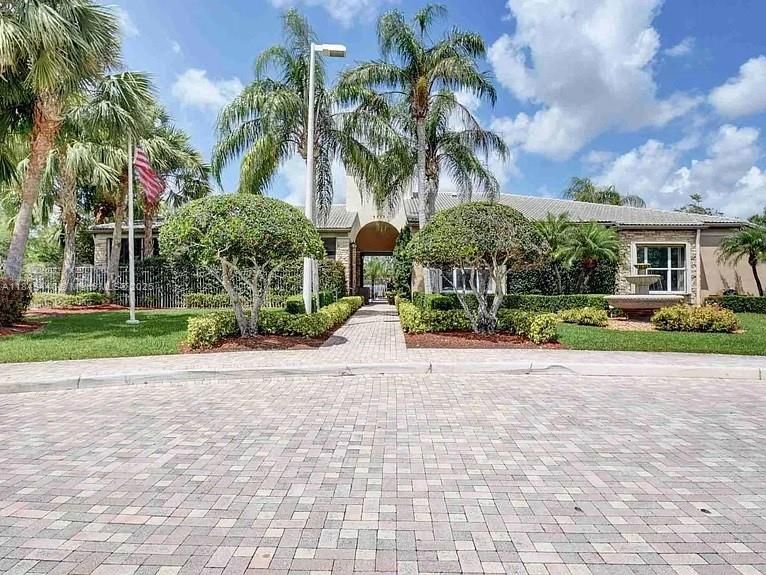 Недавно арендовано: $3,950 (3 спален, 2 ванн, 1856 Квадратных фут)