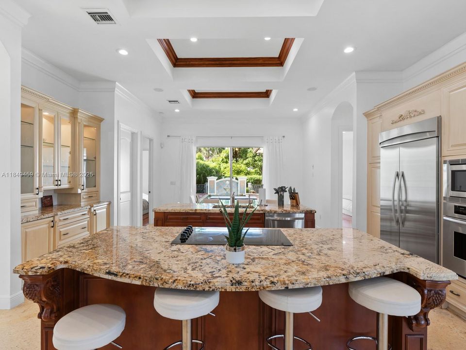 待售: $2,150,000 (5 贝兹, 3 浴室, 2020 平方英尺)