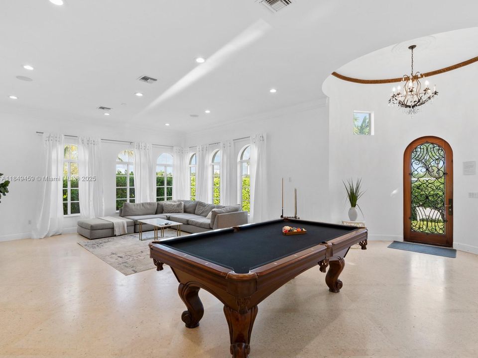 待售: $2,150,000 (5 贝兹, 3 浴室, 2020 平方英尺)