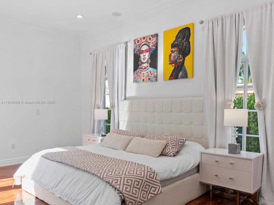 待售: $2,150,000 (5 贝兹, 3 浴室, 2020 平方英尺)