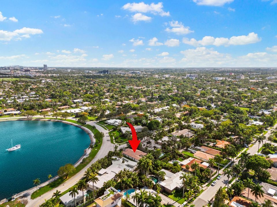 待售: $2,150,000 (5 贝兹, 3 浴室, 2020 平方英尺)