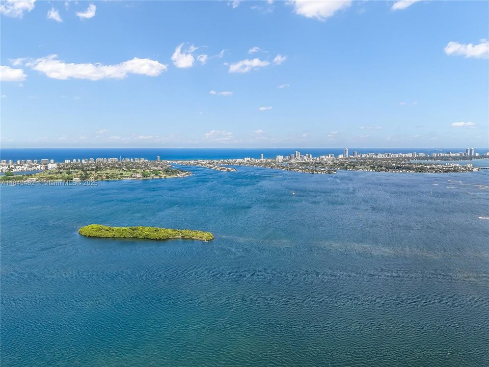 合同活跃: $229,900 (2 贝兹, 2 浴室, 2766 平方英尺)