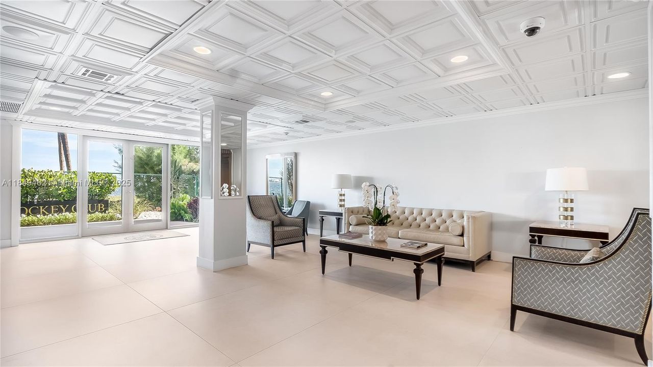 合同活跃: $229,900 (2 贝兹, 2 浴室, 2766 平方英尺)