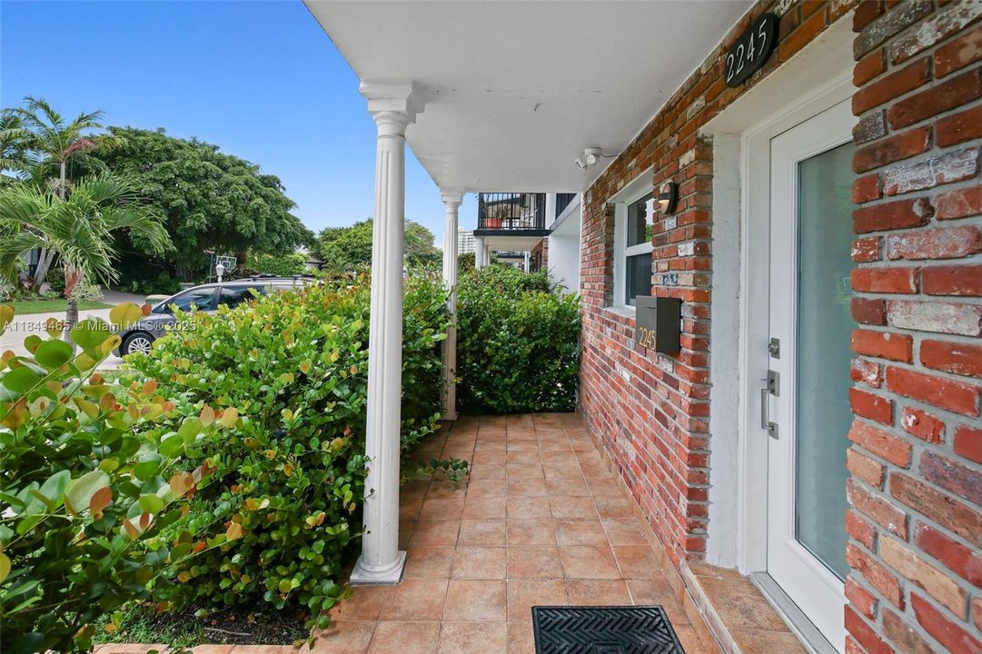 最近售出: $479,999 (2 贝兹, 2 浴室, 1548 平方英尺)