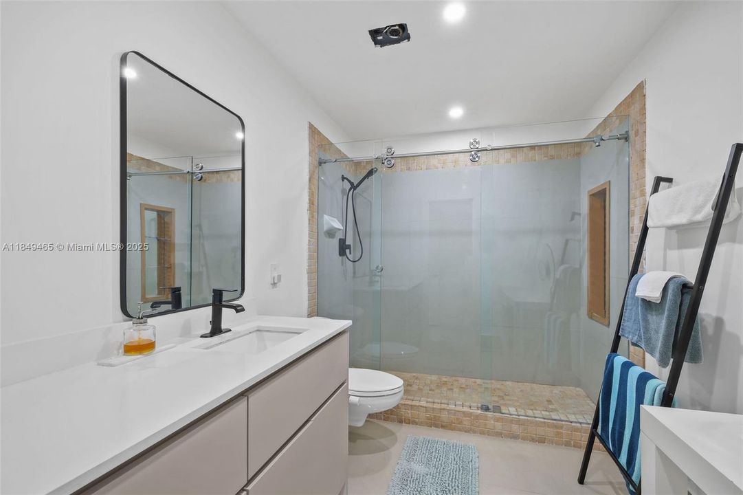 最近售出: $479,999 (2 贝兹, 2 浴室, 1548 平方英尺)