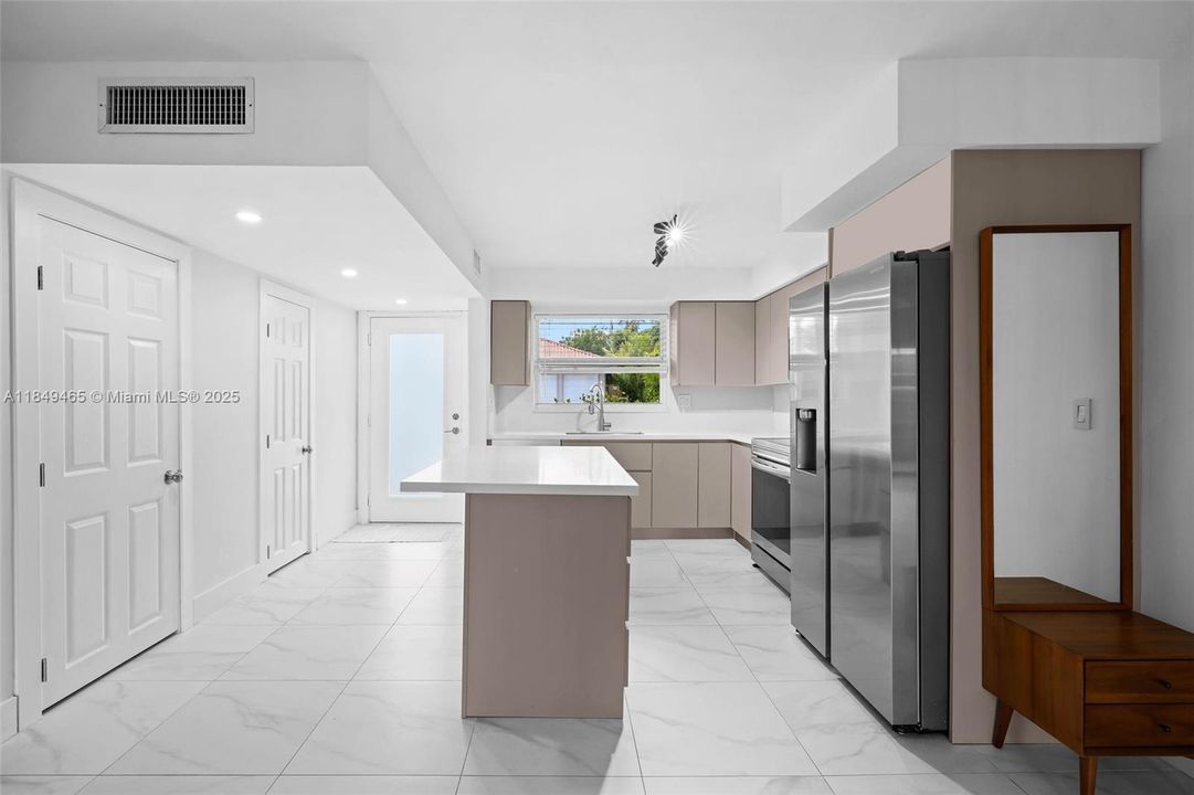 最近售出: $479,999 (2 贝兹, 2 浴室, 1548 平方英尺)