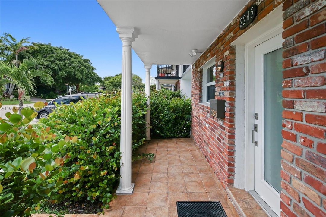 最近售出: $479,999 (2 贝兹, 2 浴室, 1548 平方英尺)