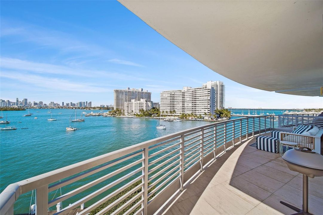 For Sale: $3,200,000 (3 beds, 3 baths, 1842 Square Feet)