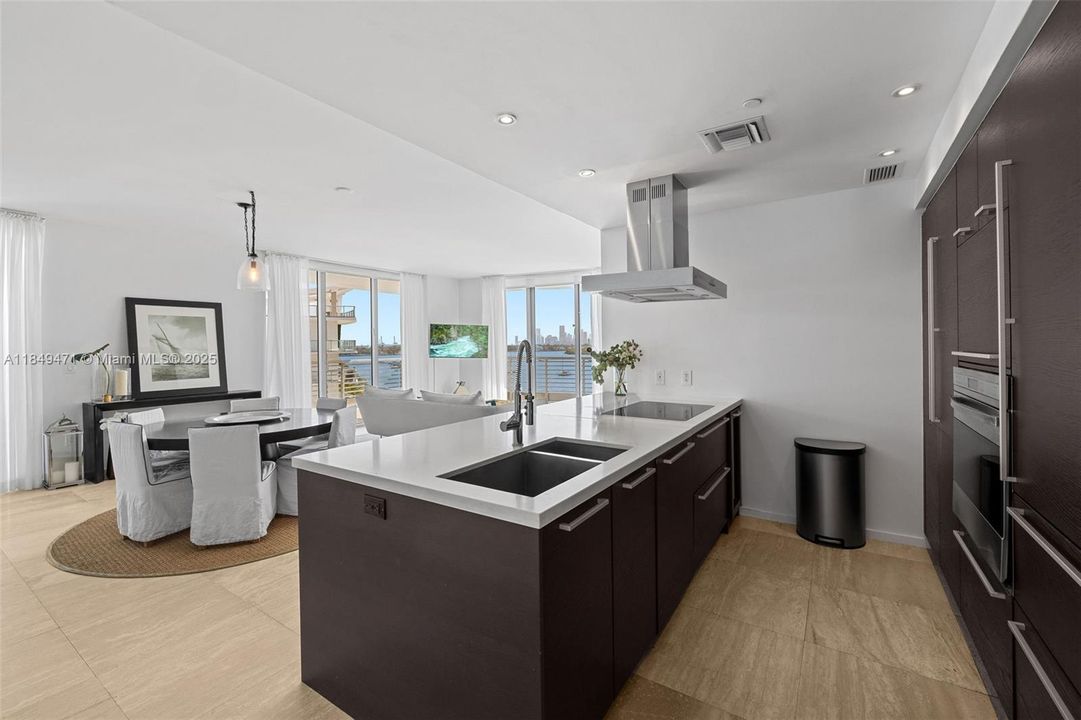 For Sale: $3,200,000 (3 beds, 3 baths, 1842 Square Feet)