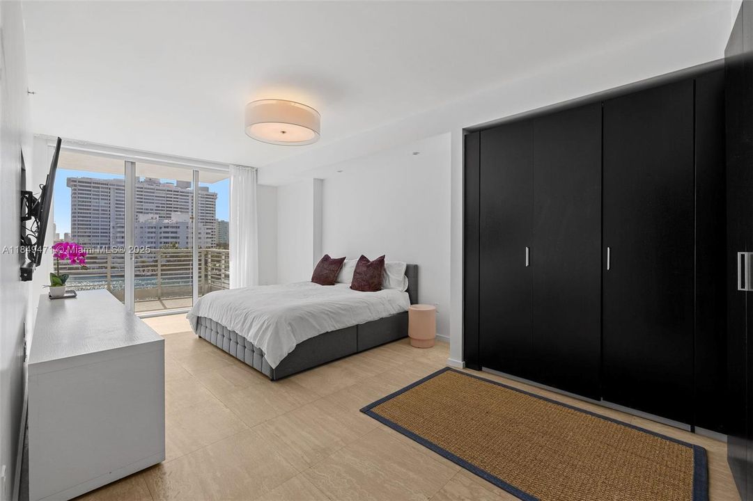 For Sale: $3,200,000 (3 beds, 3 baths, 1842 Square Feet)