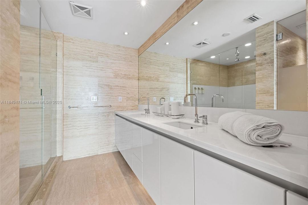 For Sale: $3,200,000 (3 beds, 3 baths, 1842 Square Feet)