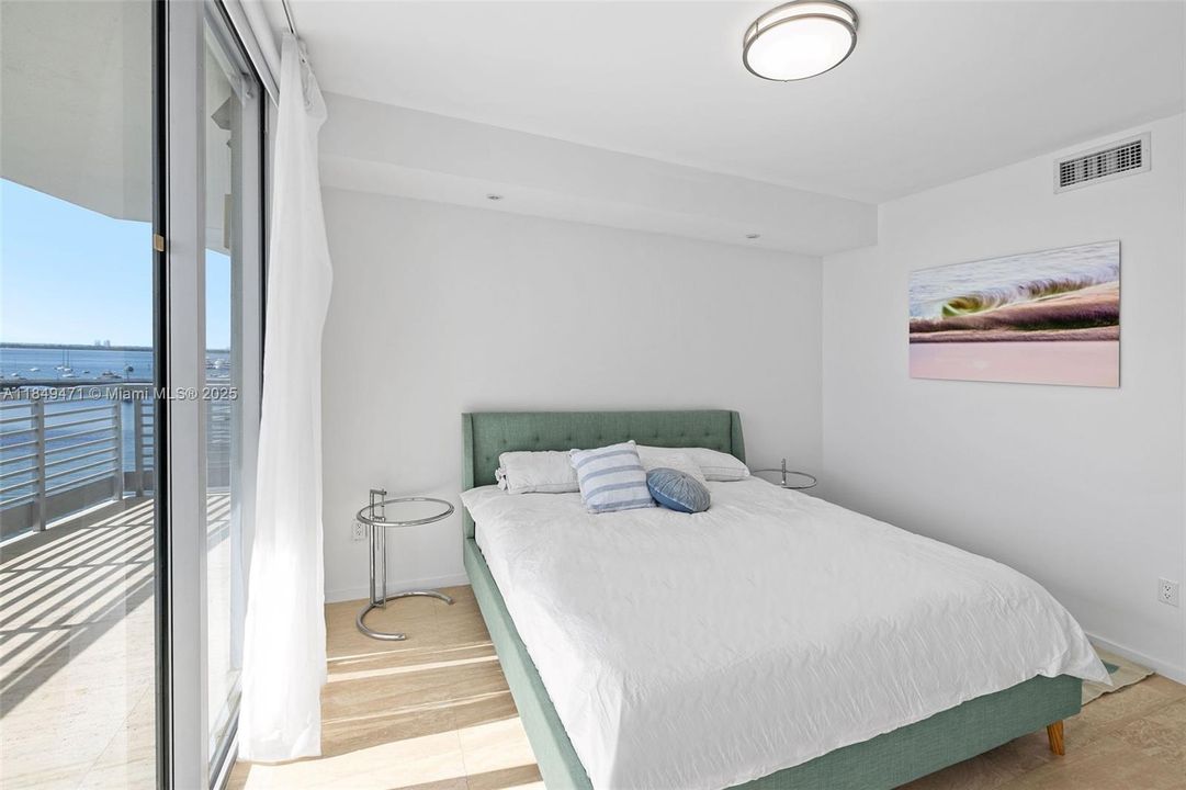 For Sale: $3,200,000 (3 beds, 3 baths, 1842 Square Feet)