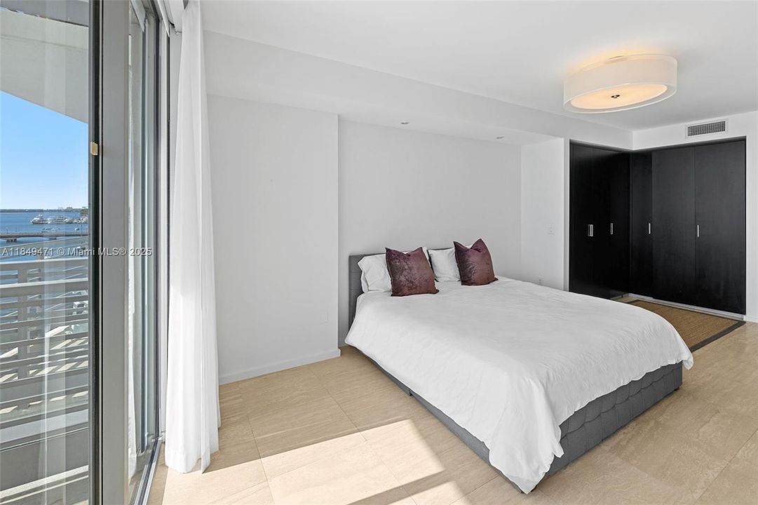 For Sale: $3,200,000 (3 beds, 3 baths, 1842 Square Feet)