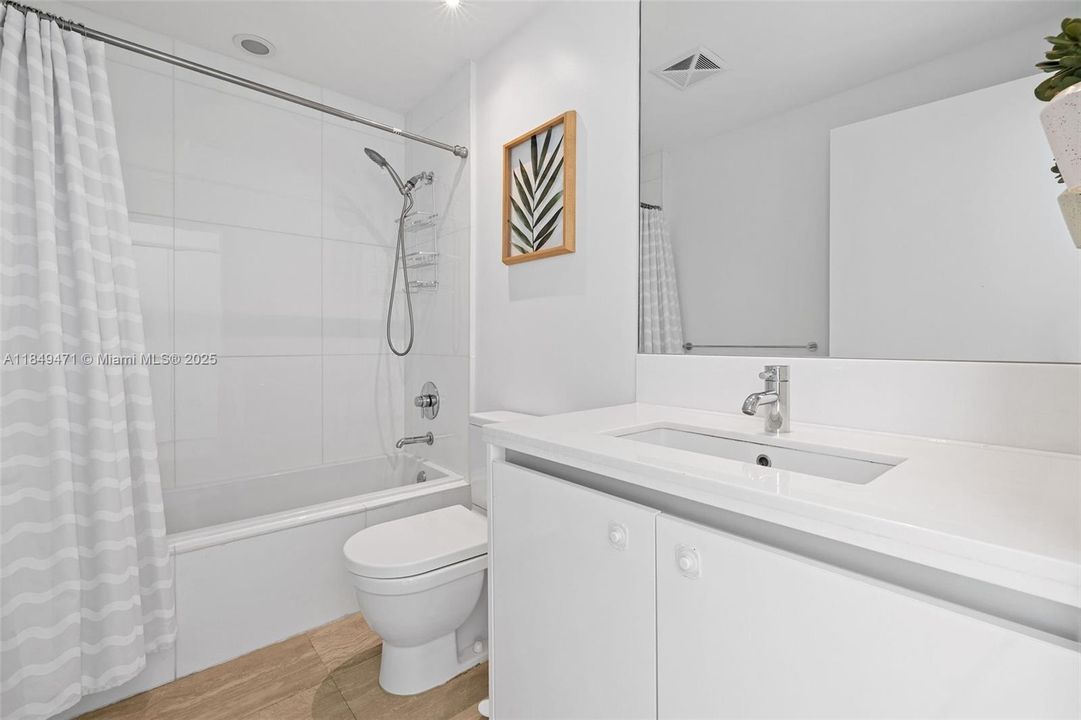 For Sale: $3,200,000 (3 beds, 3 baths, 1842 Square Feet)