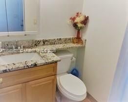 Active With Contract: $299,000 (2 beds, 2 baths, 1162 Square Feet)