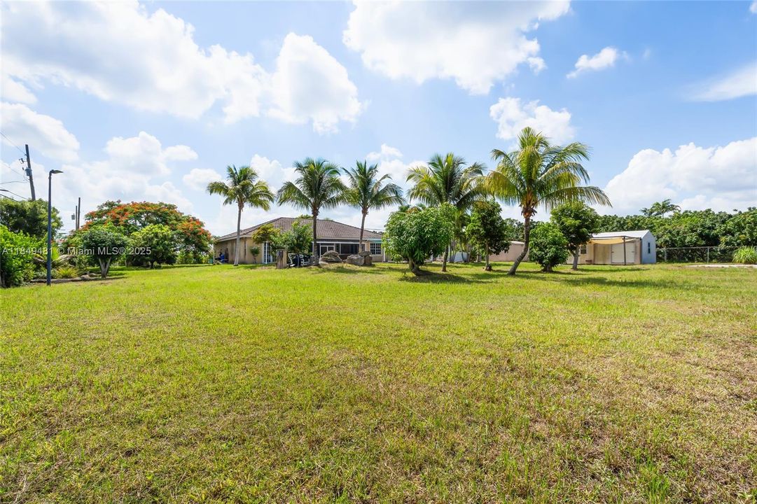 Vendido Recientemente: $849,900 (4 camas, 3 baños, 2445 Pies cuadrados)