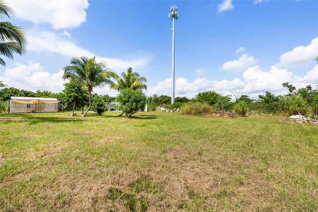 Vendido Recientemente: $849,900 (4 camas, 3 baños, 2445 Pies cuadrados)