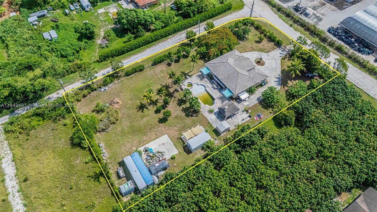 Vendido Recientemente: $849,900 (4 camas, 3 baños, 2445 Pies cuadrados)