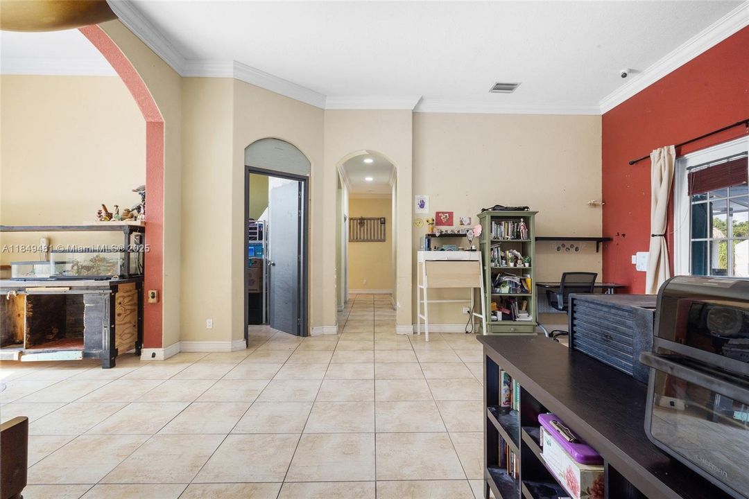 Vendido Recientemente: $849,900 (4 camas, 3 baños, 2445 Pies cuadrados)