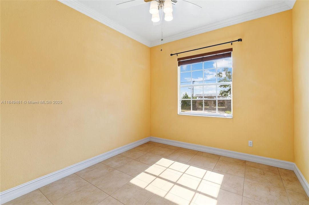 Vendido Recientemente: $849,900 (4 camas, 3 baños, 2445 Pies cuadrados)