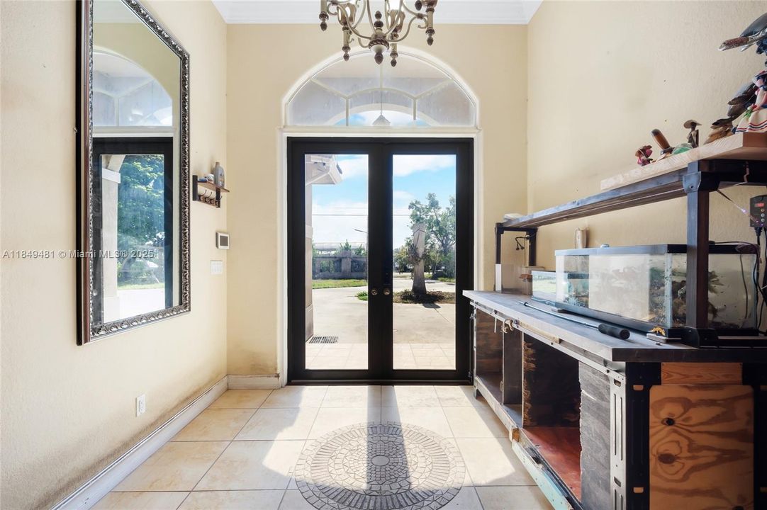 Vendido Recientemente: $849,900 (4 camas, 3 baños, 2445 Pies cuadrados)