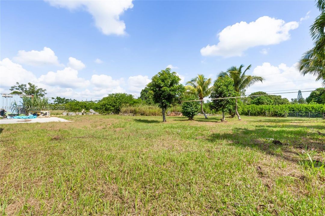 Vendido Recientemente: $849,900 (4 camas, 3 baños, 2445 Pies cuadrados)