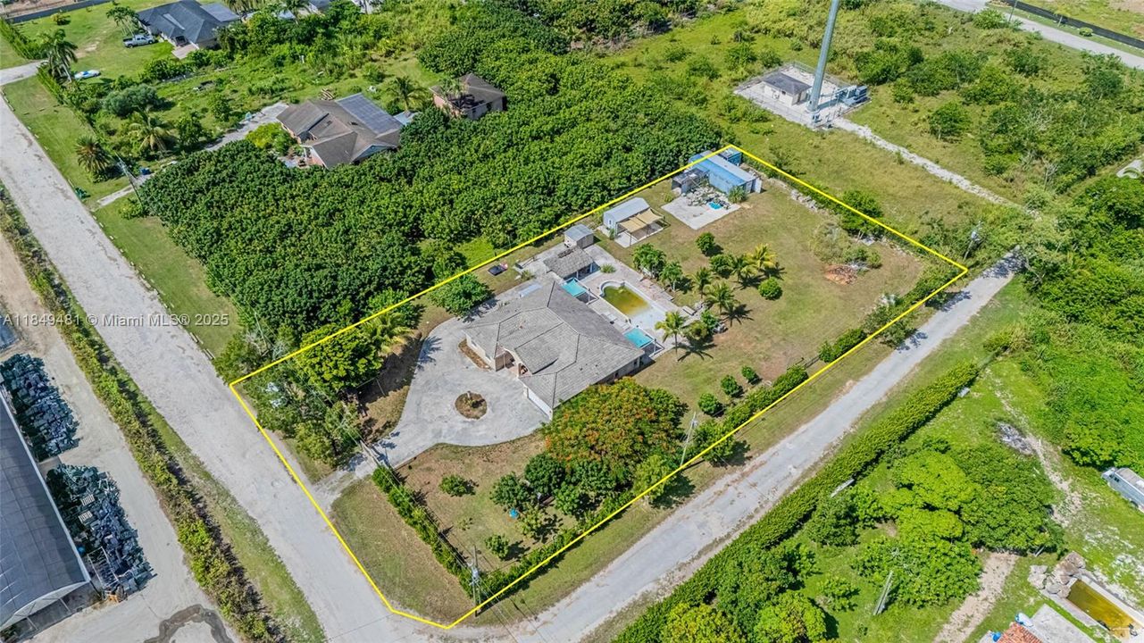 Vendido Recientemente: $849,900 (4 camas, 3 baños, 2445 Pies cuadrados)