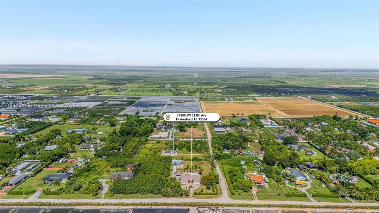 Vendido Recientemente: $849,900 (4 camas, 3 baños, 2445 Pies cuadrados)