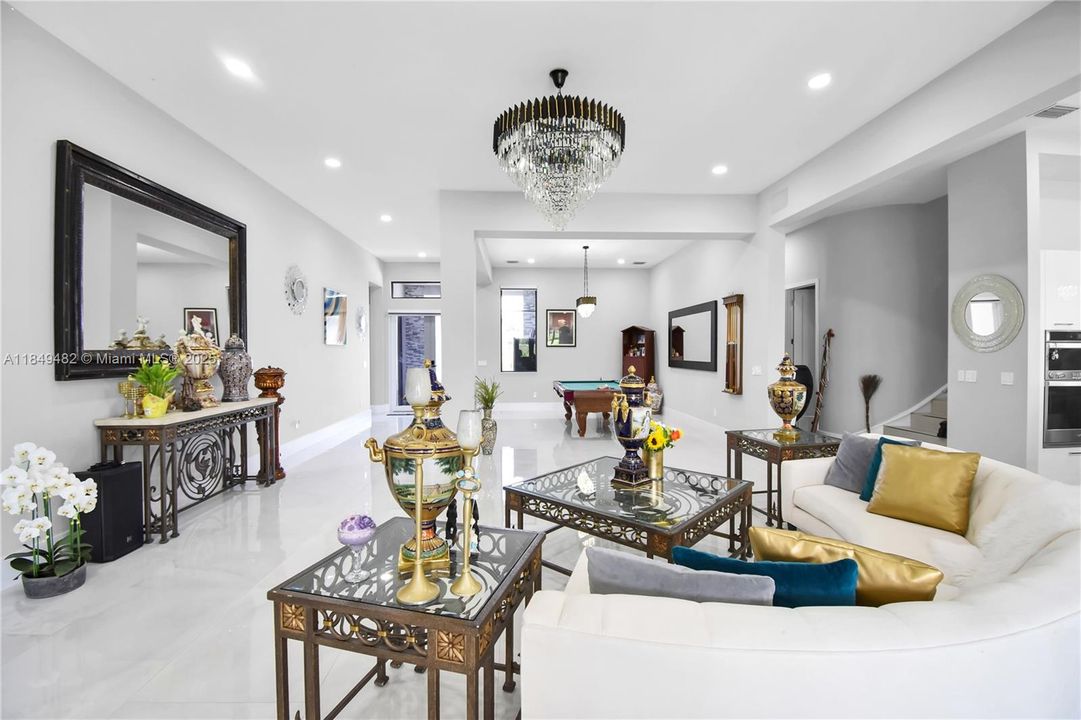 For Sale: $3,970,000 (6 beds, 4 baths, 5216 Square Feet)