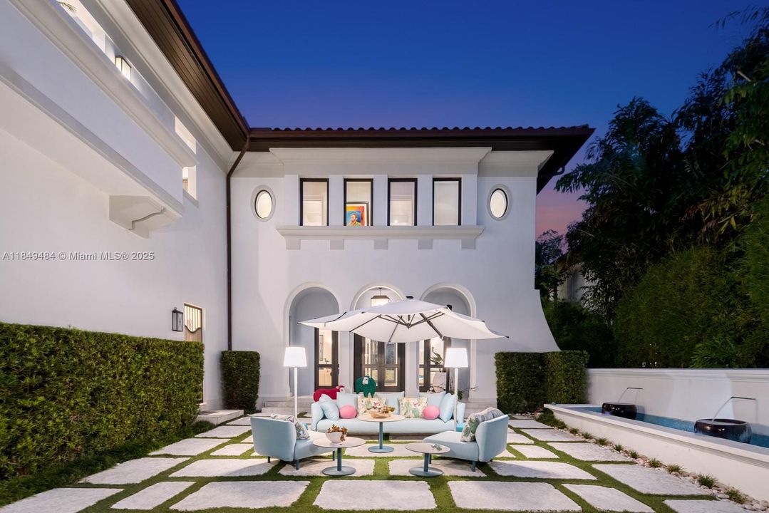 待售: $26,500,000 (6 贝兹, 5 浴室, 6316 平方英尺)