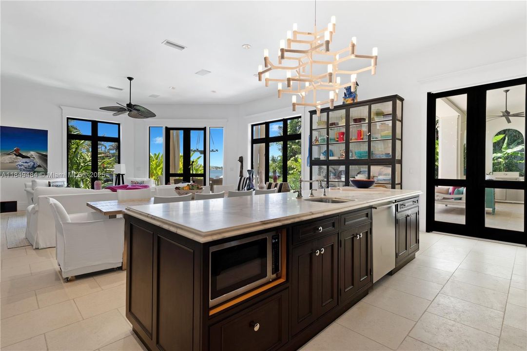 待售: $26,500,000 (6 贝兹, 5 浴室, 6316 平方英尺)