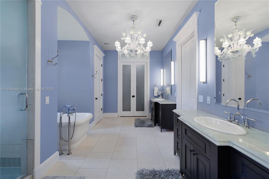 待售: $26,500,000 (6 贝兹, 5 浴室, 6316 平方英尺)