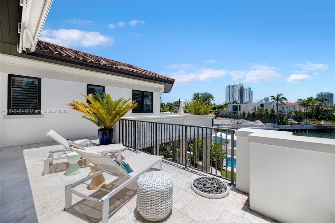 待售: $26,500,000 (6 贝兹, 5 浴室, 6316 平方英尺)