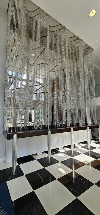 For Sale: $397,500 (1 beds, 1 baths, 839 Square Feet)