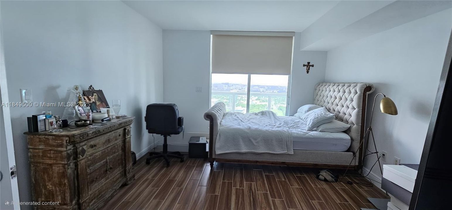 For Sale: $397,500 (1 beds, 1 baths, 839 Square Feet)