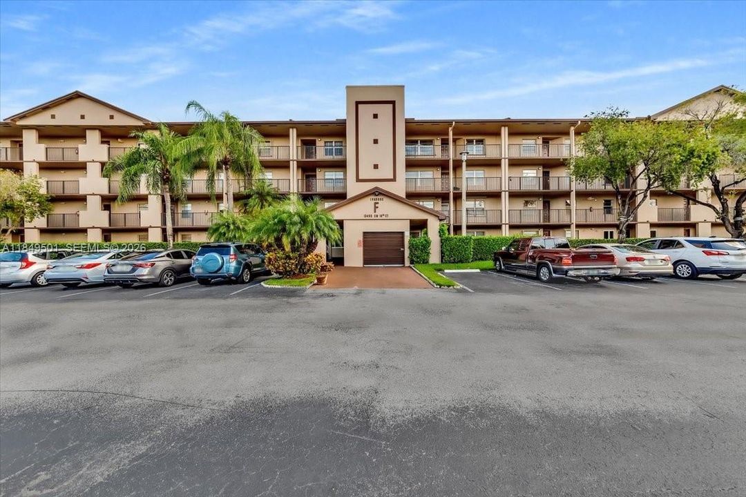 For Sale: $119,990 (1 beds, 1 baths, 525 Square Feet)