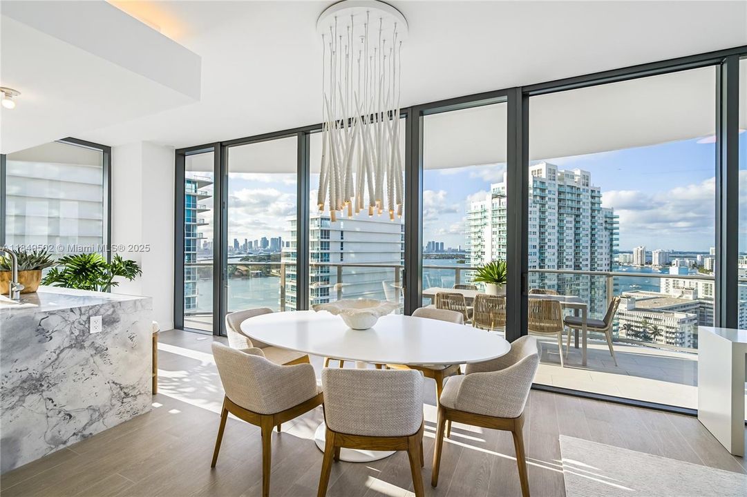 For Sale: $3,345,000 (2 beds, 2 baths, 1389 Square Feet)