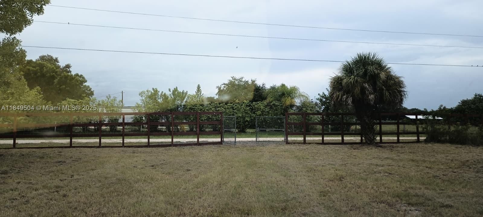 For Sale: $115,000 (1.09 acres)