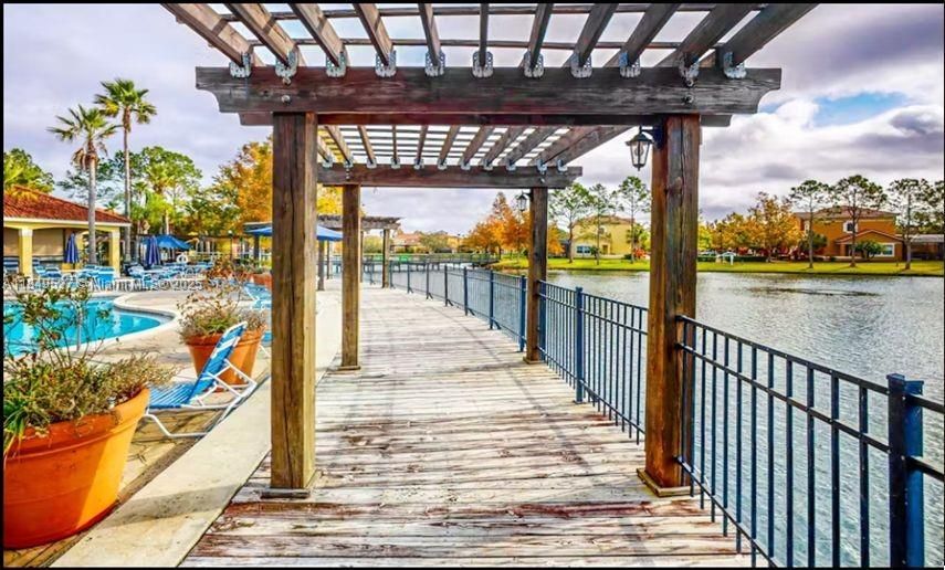 待售: $760,000 (7 贝兹, 5 浴室, 2834 平方英尺)